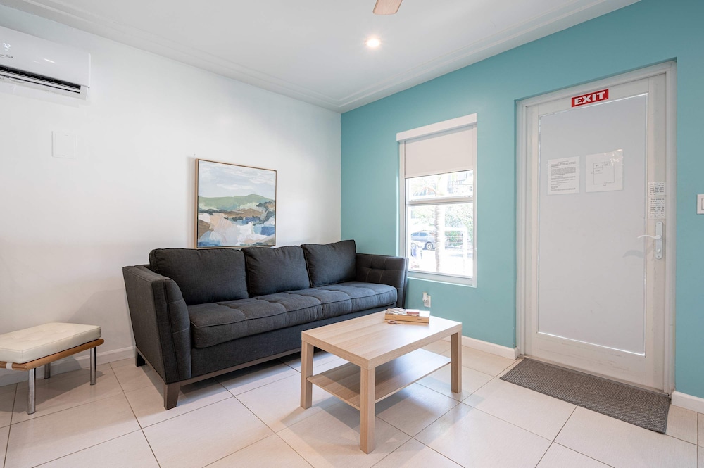 Casa Del Mar Deluxe Studio 2