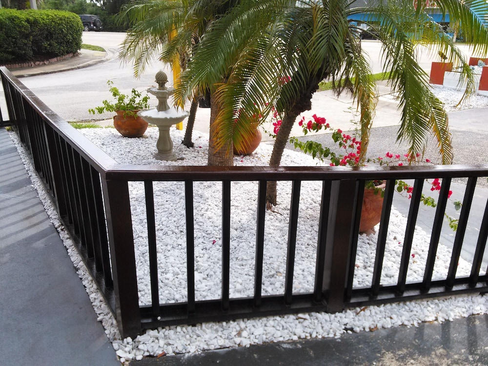 Merida Inn and Suites