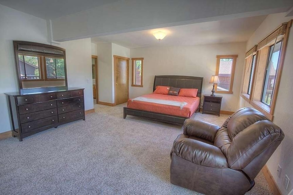 569 Lucerne 4 Bedroom Home by RedAwning