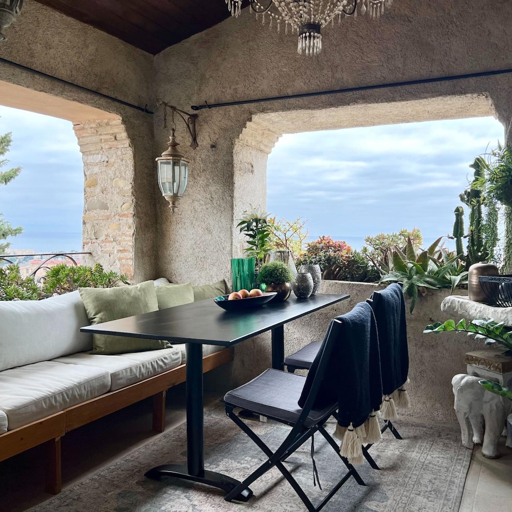 Maison Sans Delai in Cagnes sur Mer