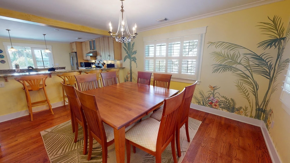 Thirst N' Howl by Tybee Vacation Rentals