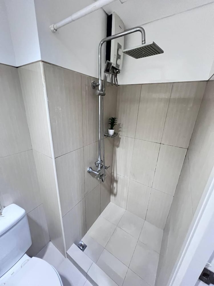 1 BR Shell Residences Facing amenities