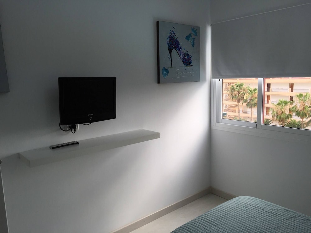 Delicious Los Cristianos,achacay,2bdr & 2bathr Beach Close Wifi Free