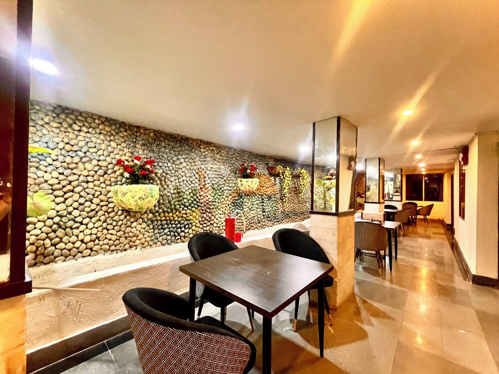 Hotel Roshie Mall Road Mussoorie