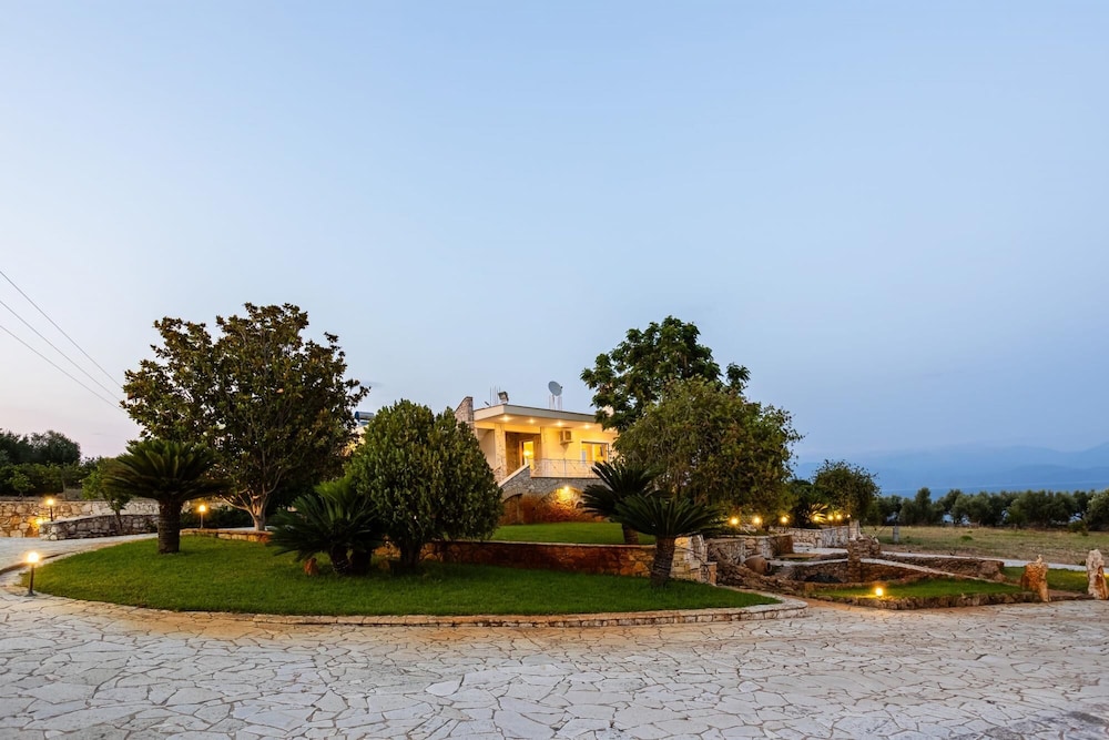 Chelonaria Garden Getaway - Coastal Sea Serenity view 2