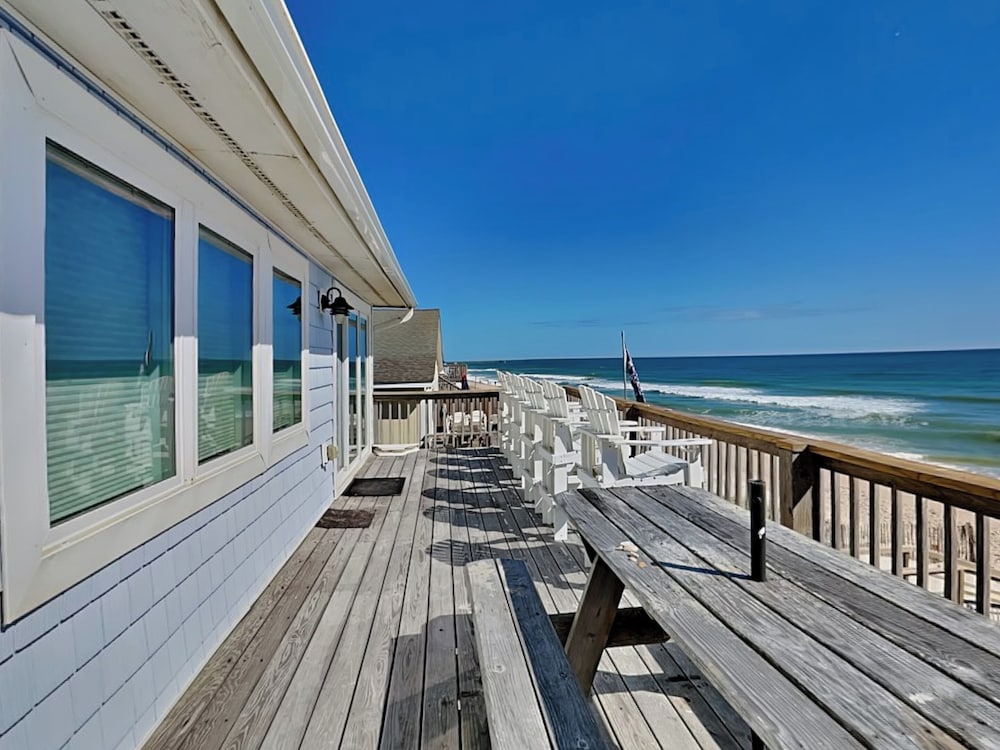 A Grande Green by Topsail Realty