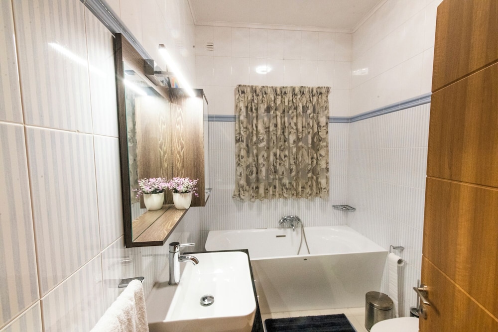 Cosy APT in Sliema- 2 mins walk from sea