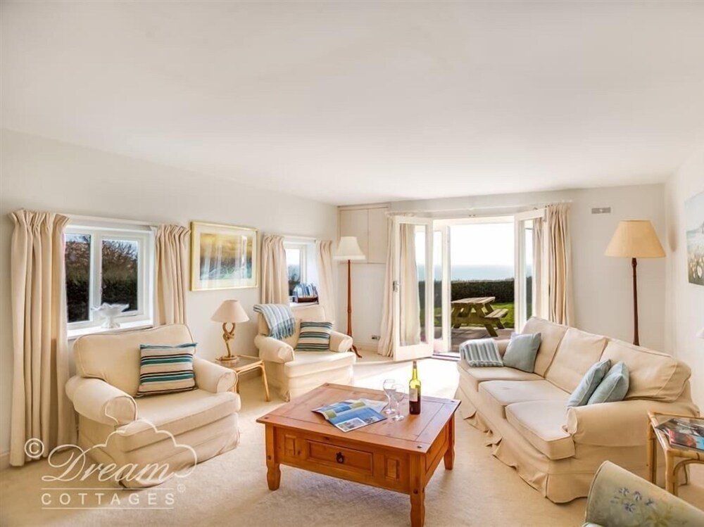 Pitt Cottage view 4