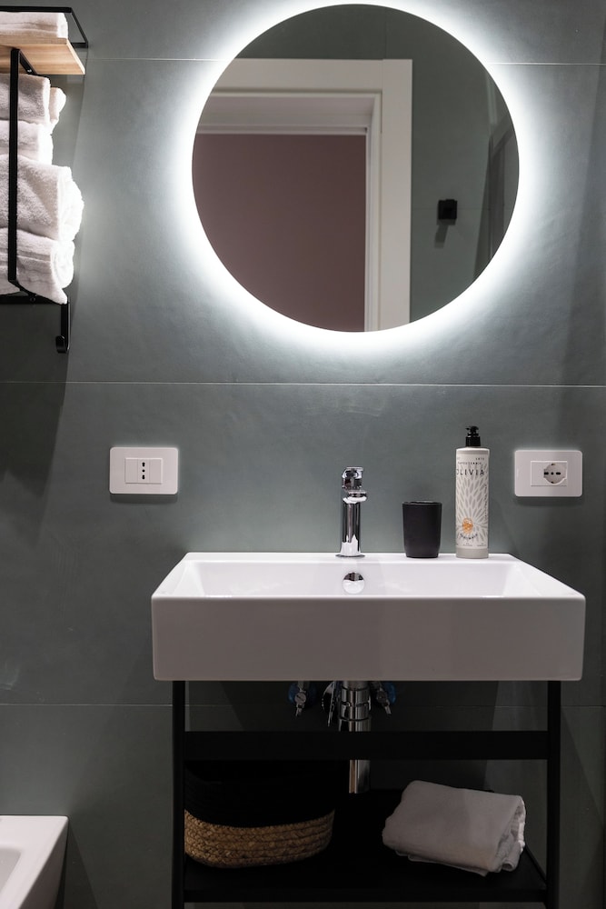 Style & Stone Guest House