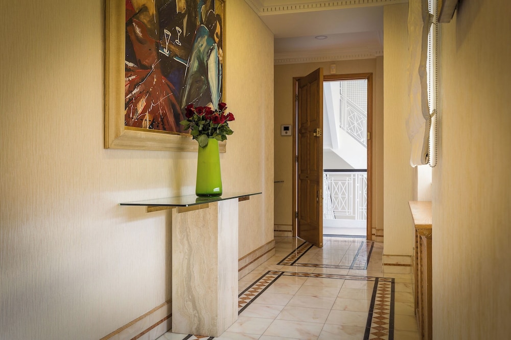 Penthouse 3-bed 3-bath on Marble Arch