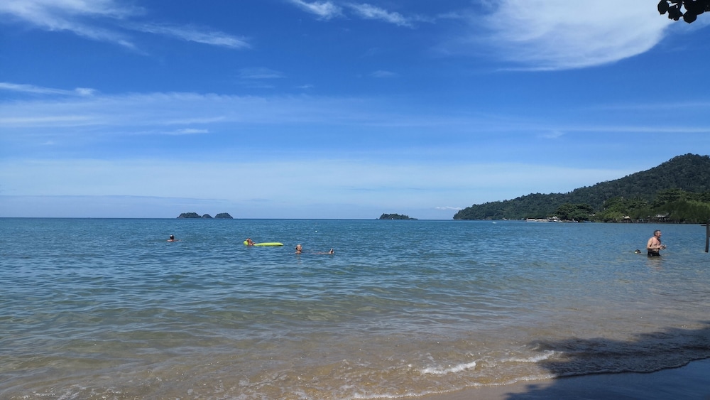 Iyara Boty Resort