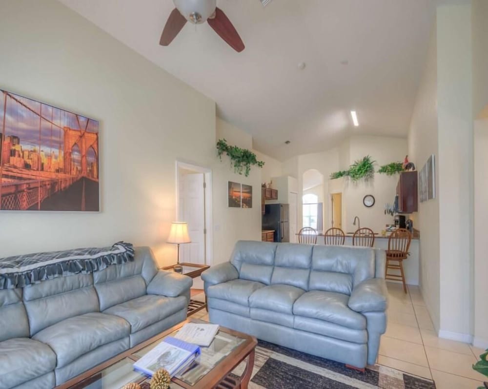 Ref 04 Superb 4 Bed Villa With Lake View Private Pool - Image 3