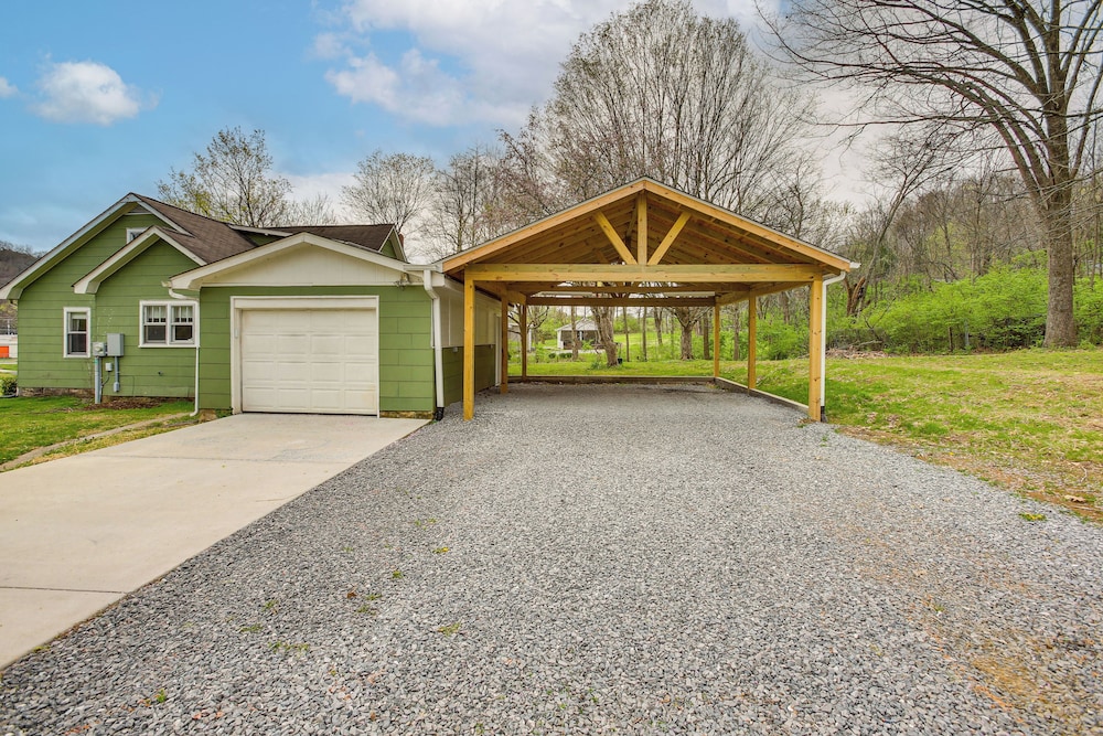 4 Mi to Dtwn: Goodlettsville Getaway w/ Yard