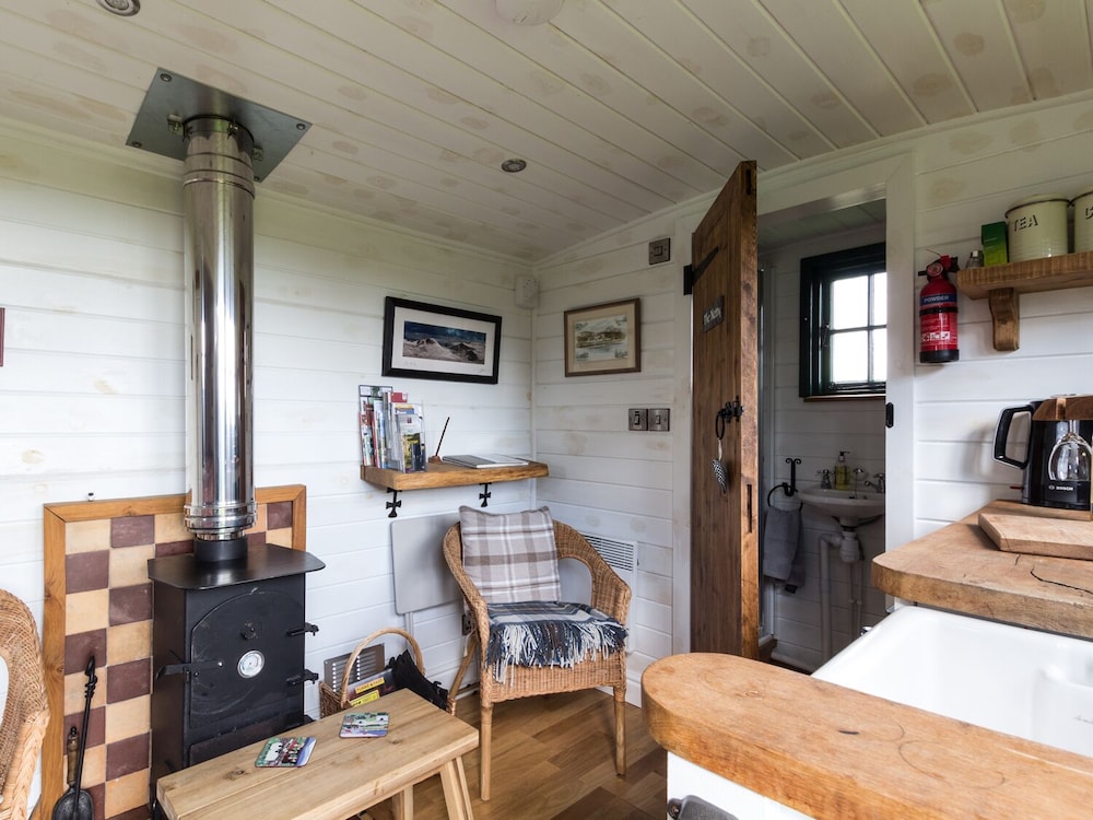 Peat Gate Shepherd's Hut view 5