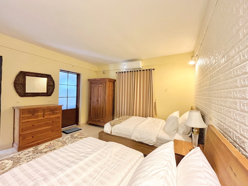 Rosewood Villa