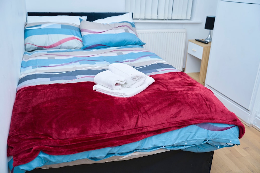 2dbed Close to Etihad, Coop Live, Manchester