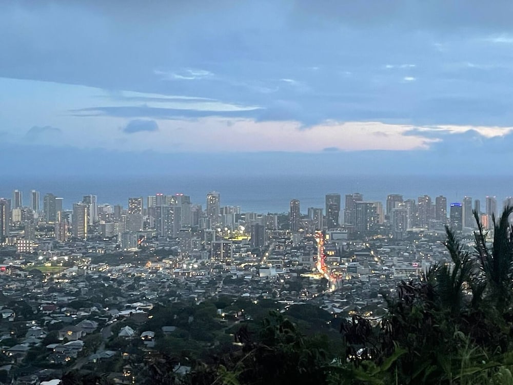 Panoramic Viewhouse Only 2-min Drive To Beach