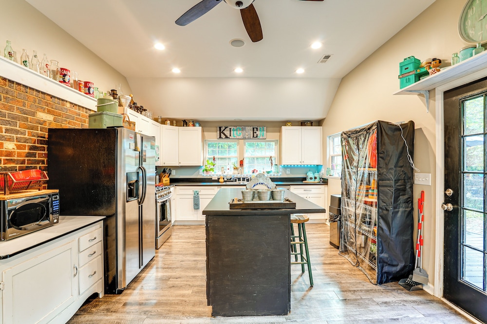 Otter Creek Rec Area On-site! Serene Family Home