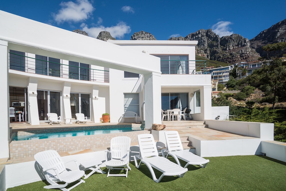 Funkey Villas