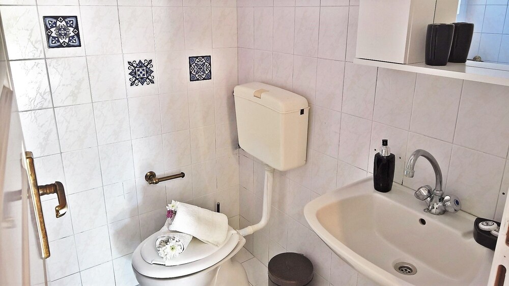 Aloni Studios & Apartments