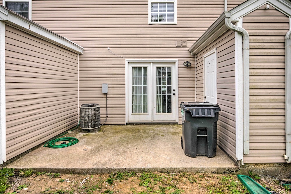 La Vergne Townhome: 22 Mi to Dtwn Nashville! - Property Image 3