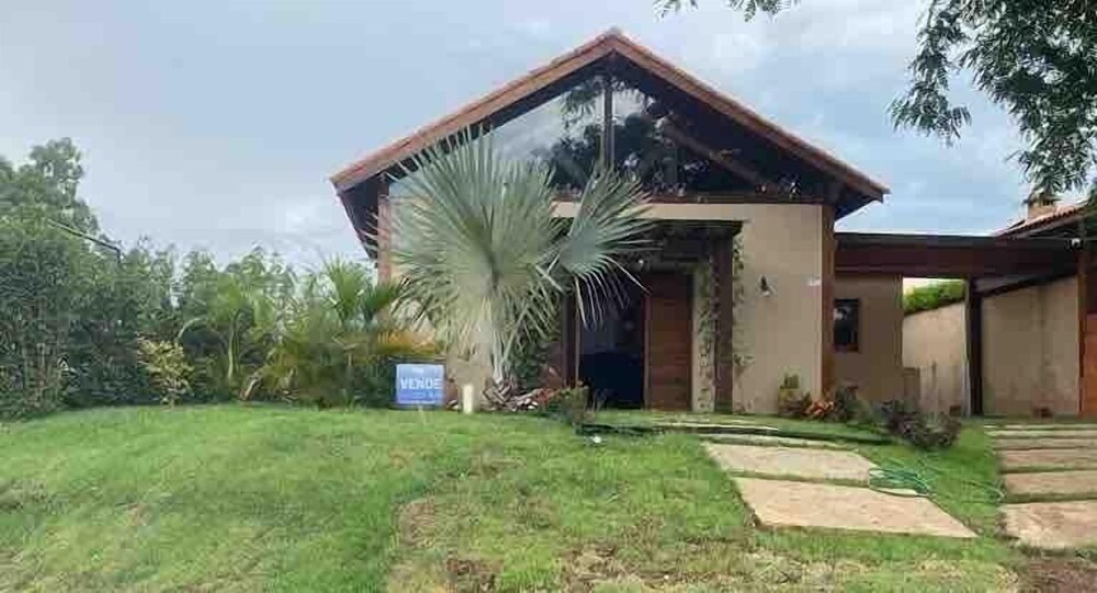 linda casa de campo nova em condominio