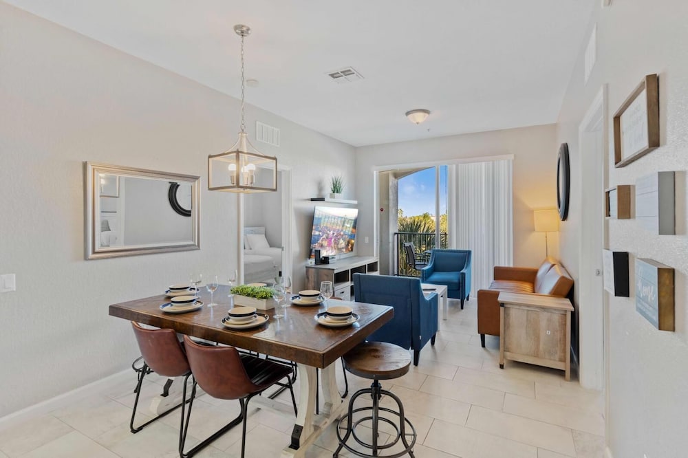 Vista Cay Swanky