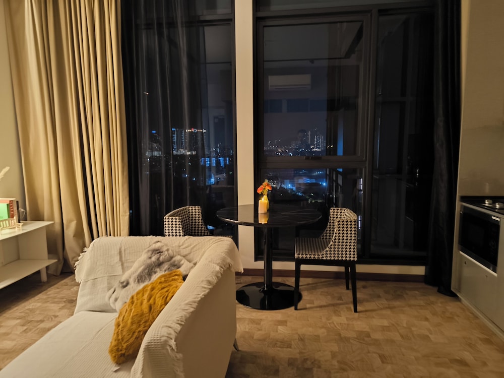 Expressionz KLCC By Laze Home