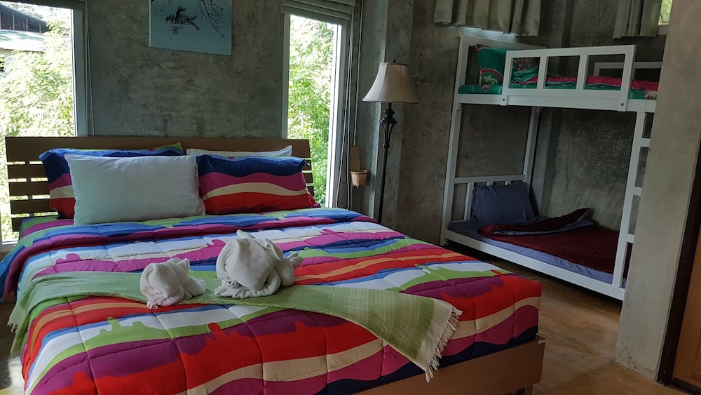 Nan De Panna Riverside Homestay