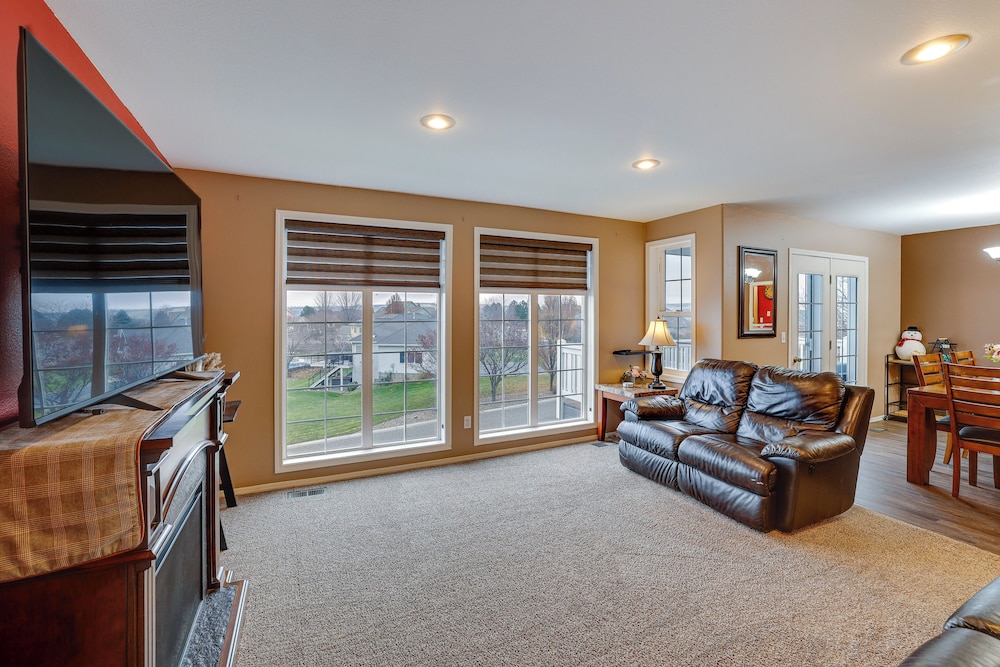 6 Mi to Dtwn Lewiston: Quiet Home w/ Views