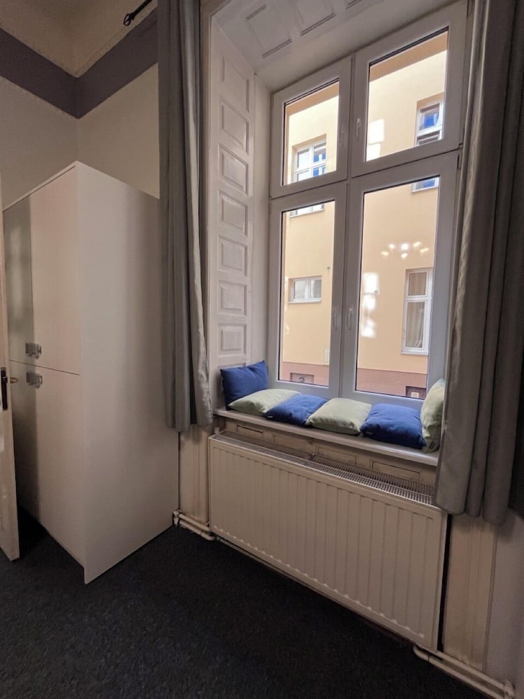 GIRLS Dorm Apartment