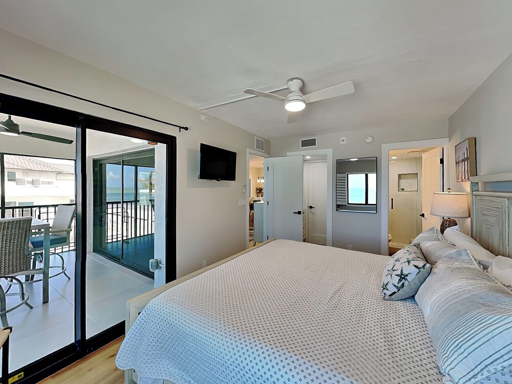 Seaside 3 by Distinctive Beach Rentals