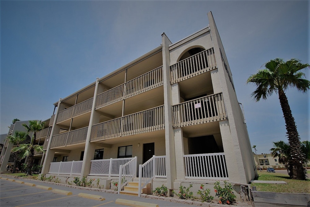 Parklane Unit #311 2 Bedroom Condo by RedAwning