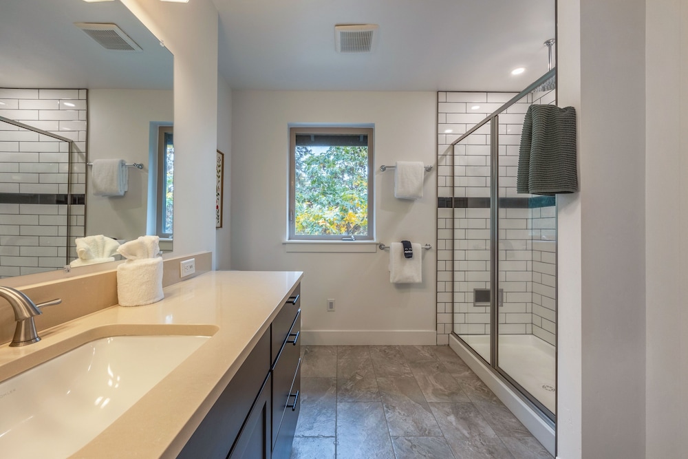 Evergreen Retreat A 30 Night Minimum 3 Bedroom Home