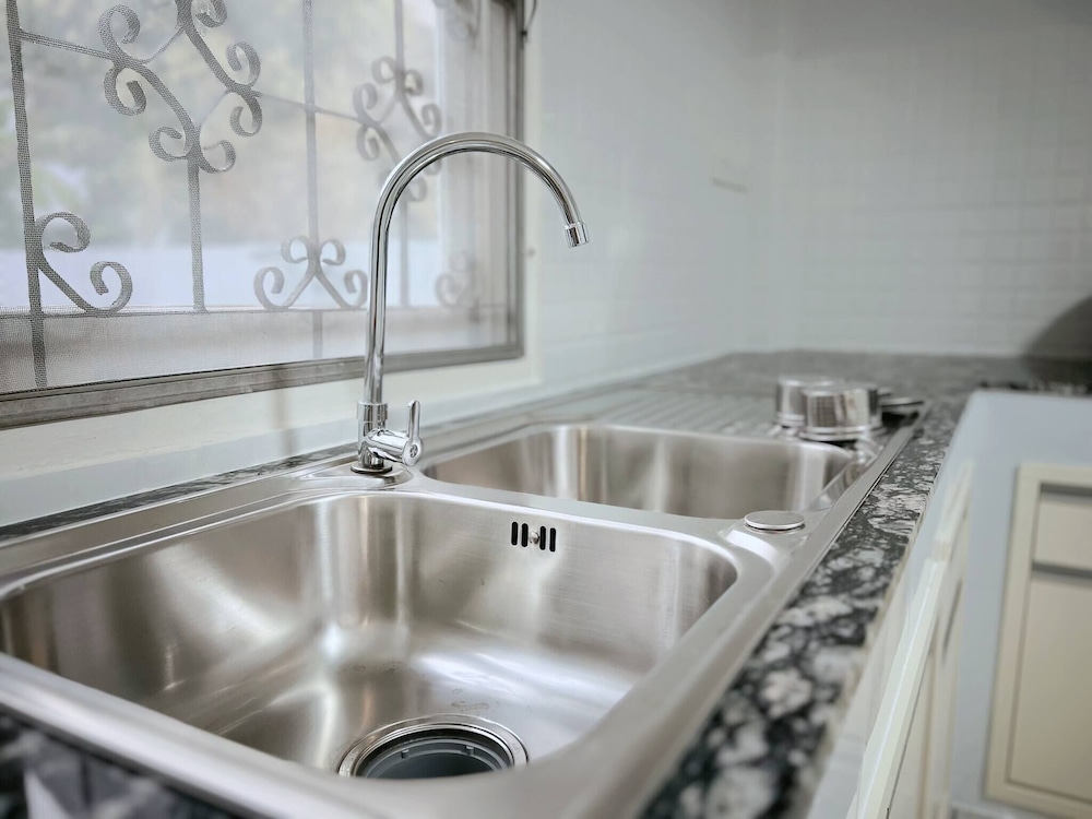 5 Beds 452sqm With Private Garden Pet-friendly Cctv Quiet and Homey