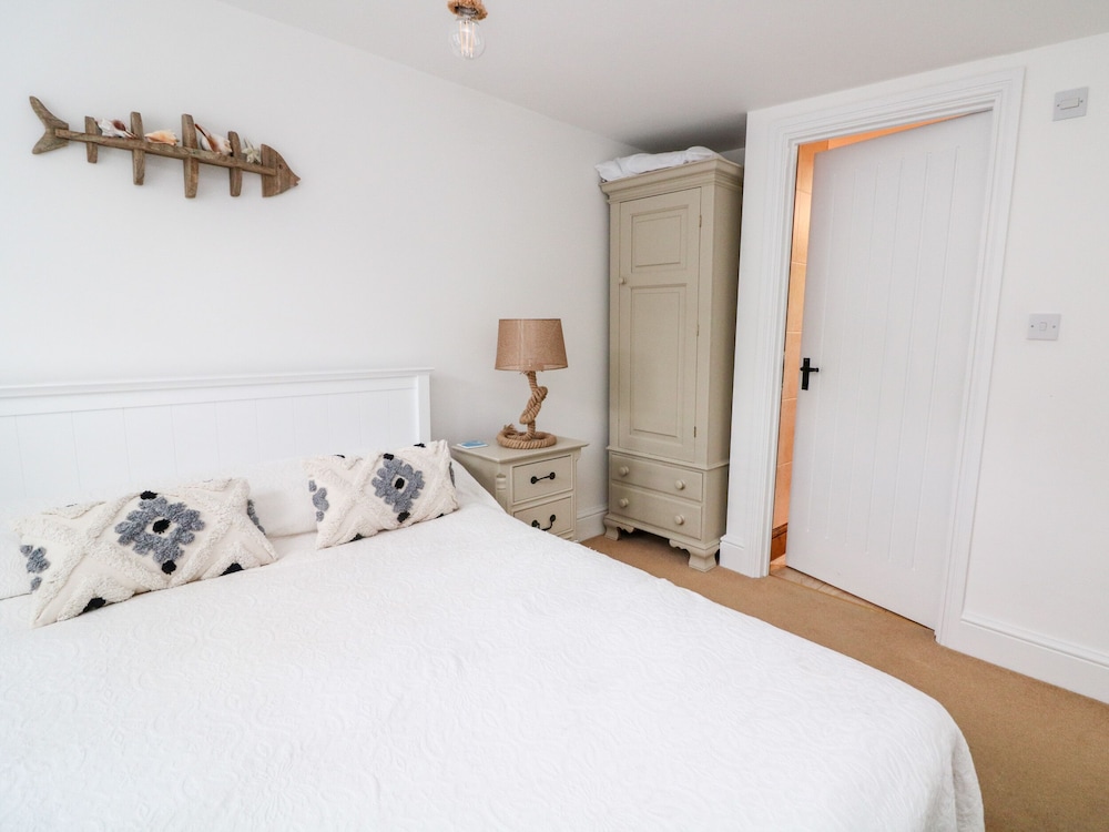 1 Keepers Cottage, Hillfield Village