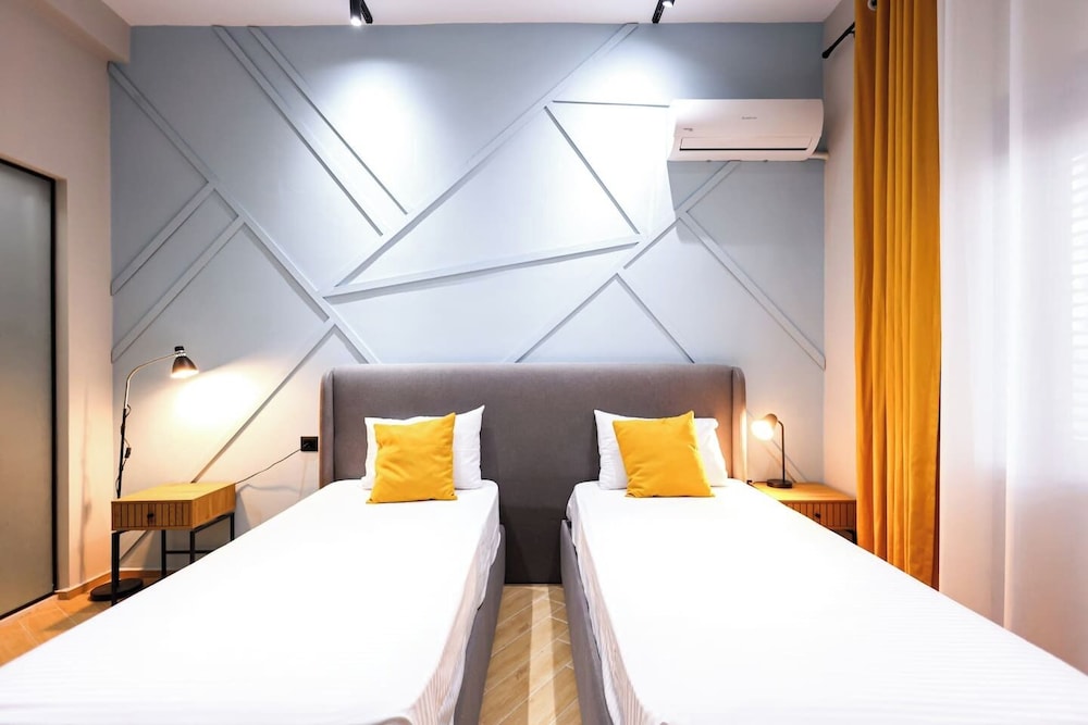 Grandstay Central 104