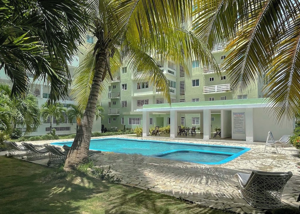 Oceanfront Condo in Ave. España Sleeps 8
