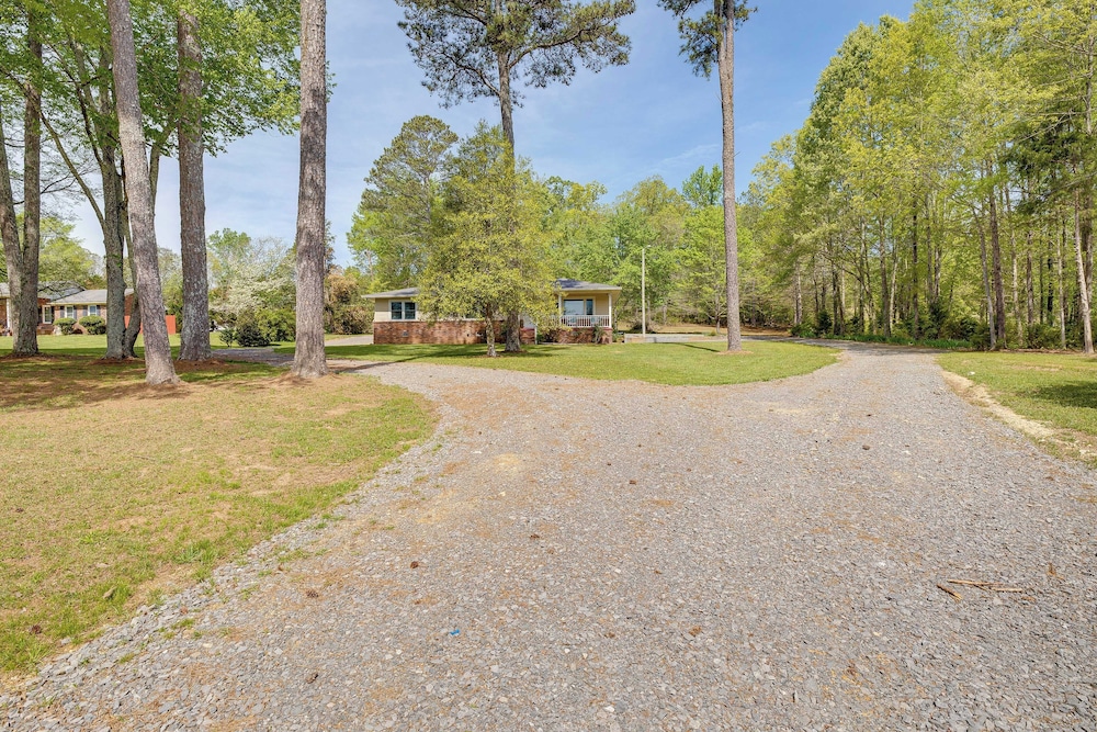 Scottsboro Retreat 4 Mi to Guntersville Lake view 2