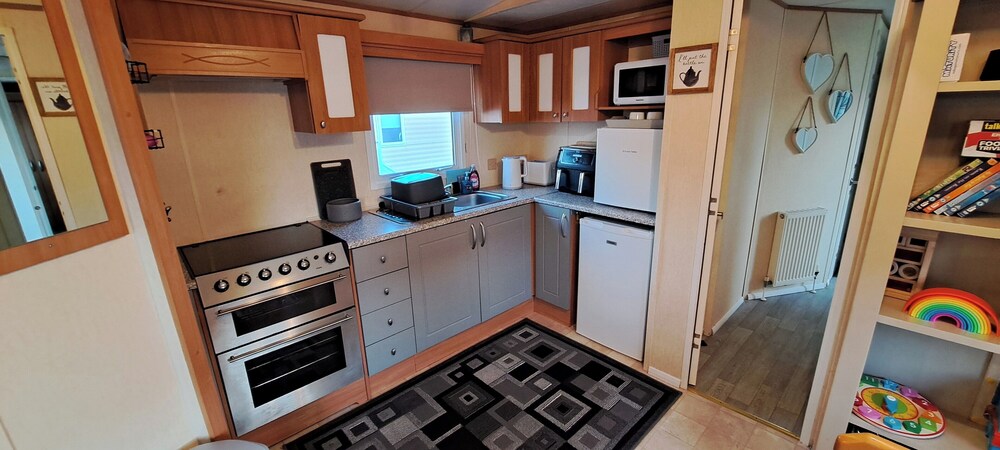 Seaside Caravan Goldensands Kinmel Bay-sleep 6