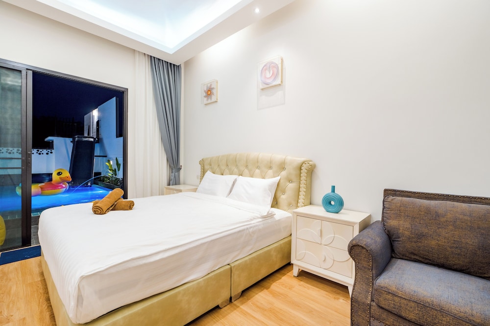 Full moon Bay hua hin Cha-am
