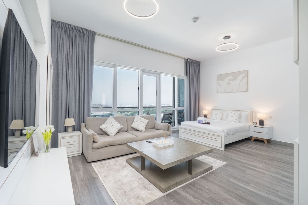Stylish Studio Apartment in Tecom s Prime Location
