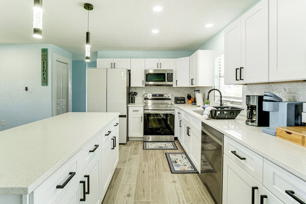 Swim, Fish, Shop & More: Port Charlotte Retreat!