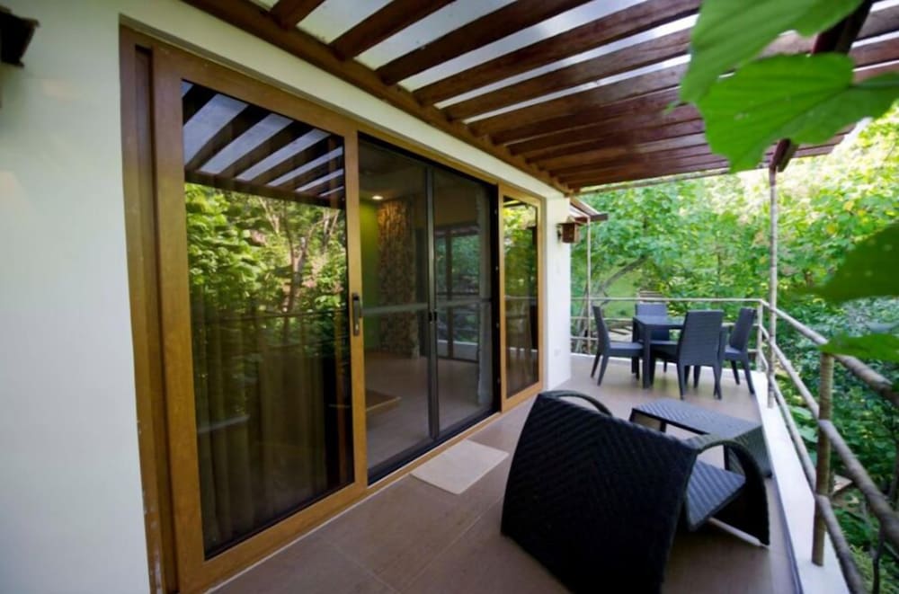 Tugawe Cove Resort