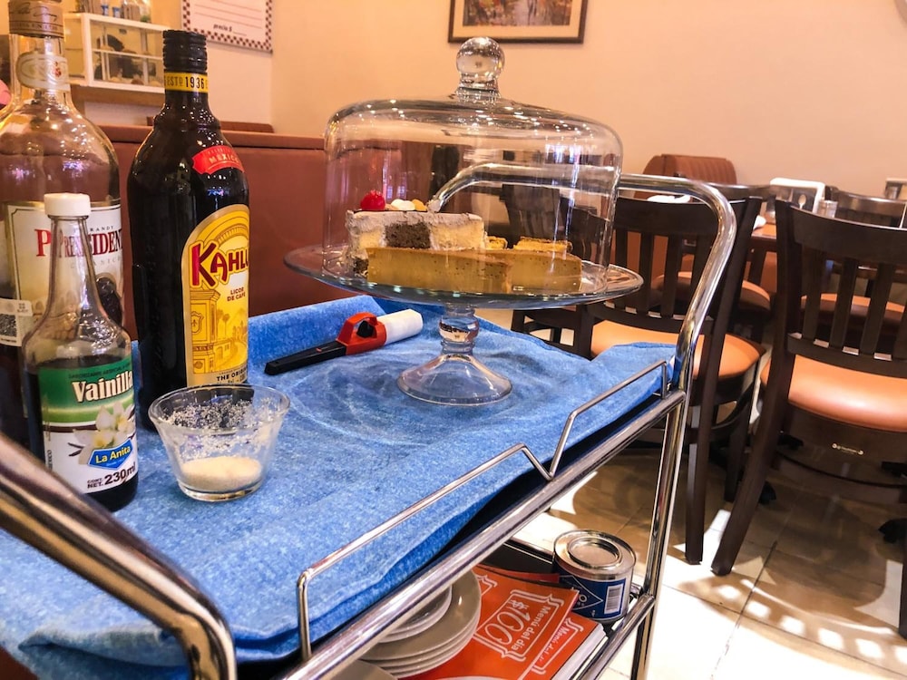 Food & Beverage