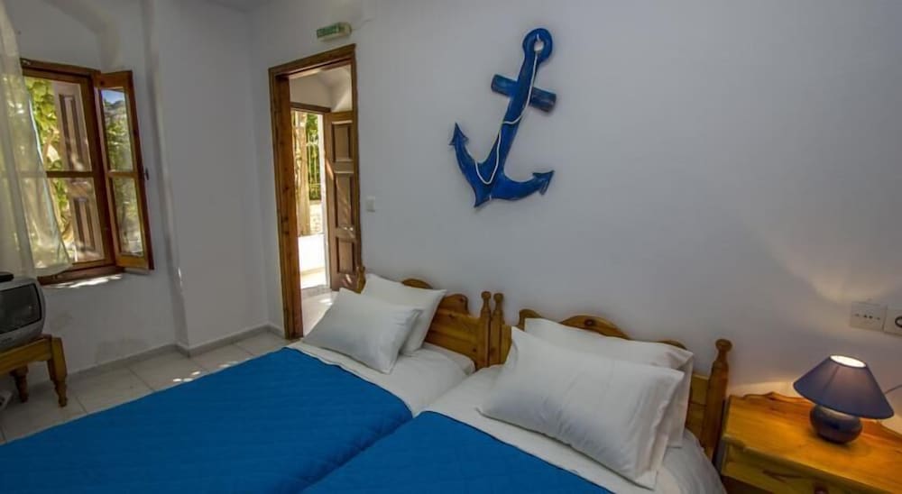 Symi Center