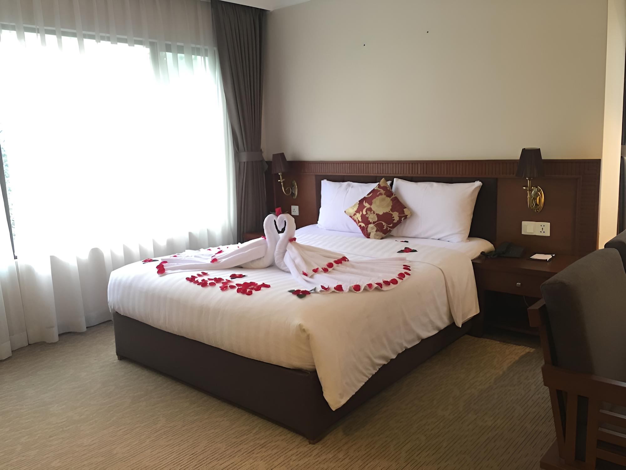 Mon Regency Hotel