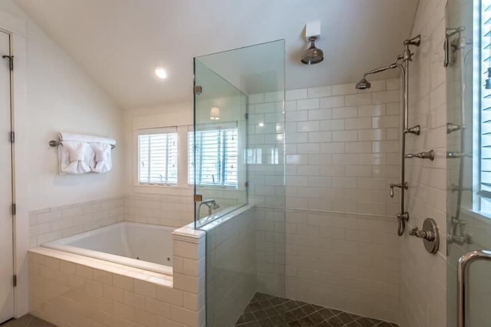 The Flagship of Watersound 5 Bedroom Holiday Home by Five Star Properties