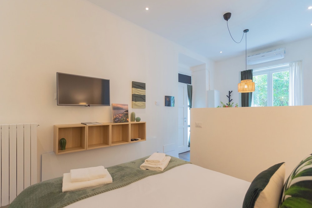 Enchanted Como Lake - Tremezzo Apartments by Rent all Como