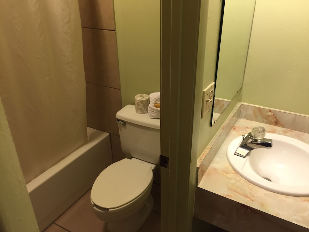 Sebring Vacations - Sebring Inn - Property Image 22